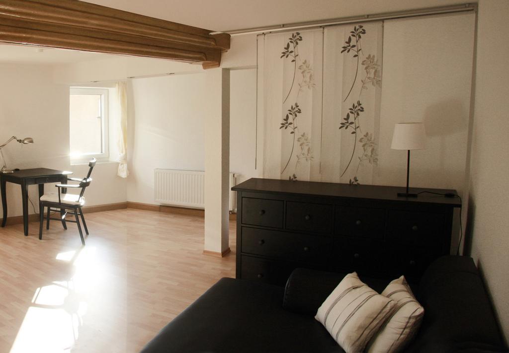 3 Seiten Ferienwohnung Jena Ruang foto