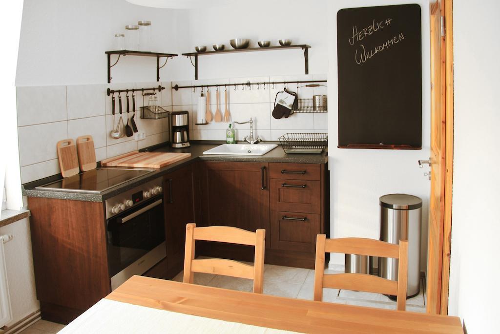 3 Seiten Ferienwohnung Jena Ruang foto